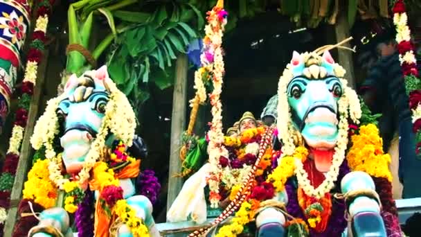 Madurai, India - 20 April 2015: Närbild Indiska tempel bil festival — Stockvideo