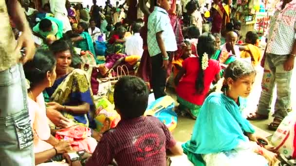 马杜赖, 印度-2015年4月20日: 人群与节日车, 印度 — 图库视频影像