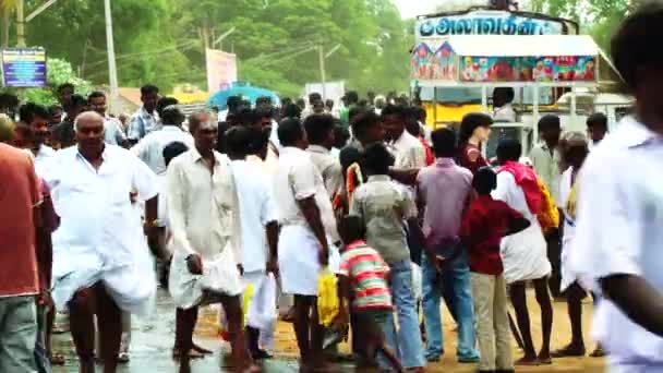 MADURAI, ÍNDIA - 20 de abril de 2015: Repleto de Temple Car Festival, Compras para o Mercado Local, Índia — Vídeo de Stock