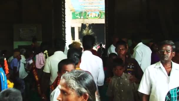 MADURAI, ÍNDIA - 20 de abril de 2015: Multidão de Com Festival Car Índia , — Vídeo de Stock