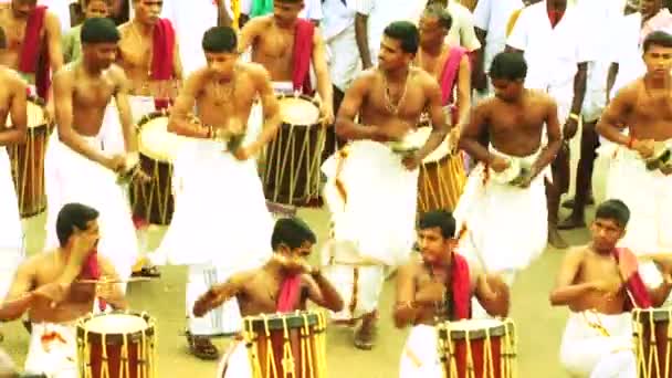 MADURAI, INDIA - APRIL 20th, 2015: Chenda Melam Temple Musics Playing With Traditional Drums By Lot Of Artists In Temple — Stock Video