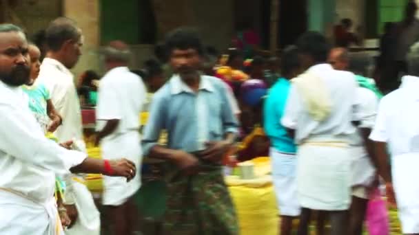 Madurai, India - 2017. április 20.: Tömeg fesztivál autó Indiával — Stock videók