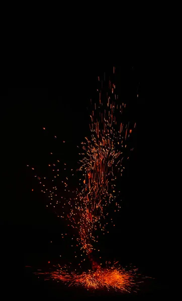 Όμορφη Diwali Λαμπερό πυροτέχνημα, φωτιά του κράκερ έκρηξη σε μαύρο φόντο — Φωτογραφία Αρχείου