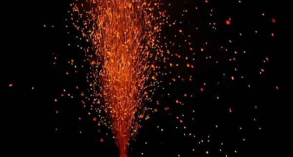 Magnifique pétard lumineux Diwali, feu d'explosion de craquelin sur fond noir — Photo