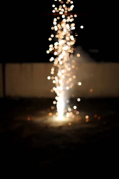 Festival de Diwali é comemorado na Índia em outubro de cada ano e é o festival hindu mais popular celebrado com fogos de artifício . — Fotografia de Stock