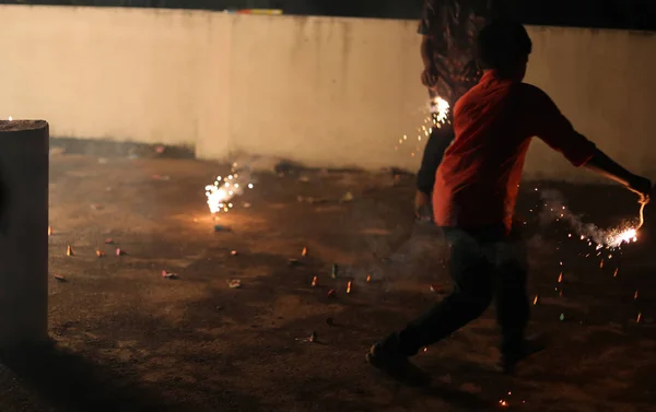Festival del Diwali si celebra in India nel mese di ottobre di ogni anno ed è più popolare festival indù celebrato con fuochi d'artificio . — Foto Stock