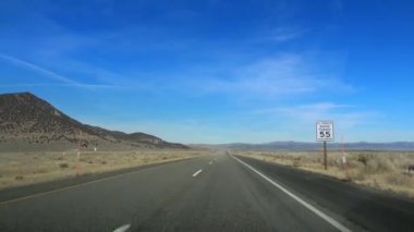 Çöl kayalarını kurak topraklara sürükleyen Pov kuru iklim taşımacılığı aşırı sıcaklıklar Ölüm Vadisi Kaliforniya Usa