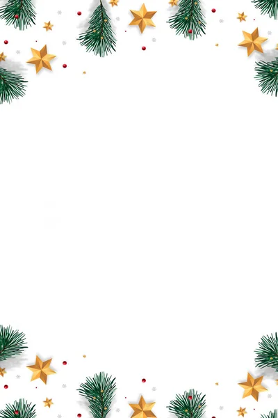 Sfondo con bordo di rami di albero di Natale dall'aspetto realistico decorati con stelle . — Foto Stock