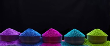 Hint Holi festivali için parlak renkler. Renkli gulal (toz rengi)