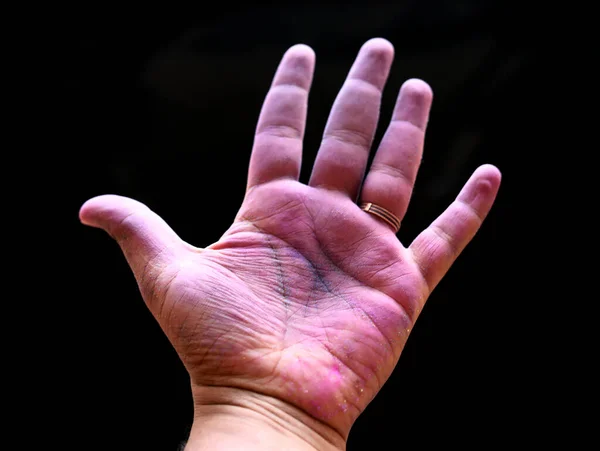 Ausgeschnittene Ansicht Der Hände Mit Buntem Holi Puder Auf Schwarzem — Stockfoto