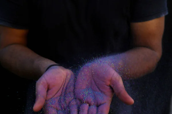 Vue Recadrée Des Mains Avec Poudre Holi Pour Festival Couleur — Photo