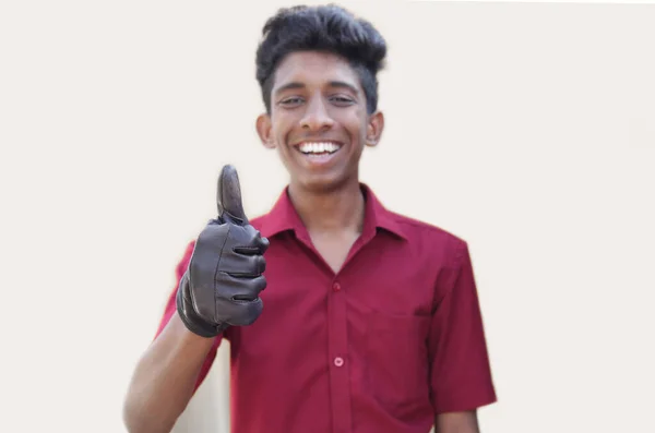 Lächelnder Junger Mechaniker Uniform Mit Erhobenem Daumen Grauen Hintergrund — Stockfoto