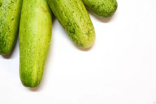 Frische Gurken Isoliert Auf Weißem Hintergrund — Stockfoto