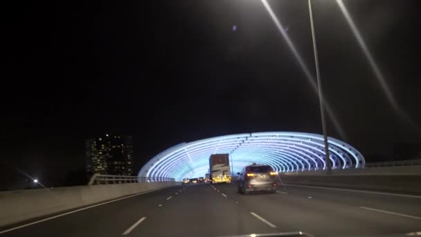 Australien - and RUARY 02, 2020: CityLink Sound Tube Melbourne, POV körning på natten Australien, Melbourne. — Stockvideo