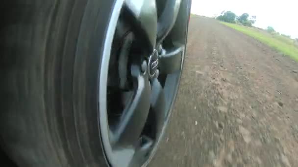 Australia - LUTY 02, 2020: Koło samochodowe spinning Point of View, day country side. — Wideo stockowe