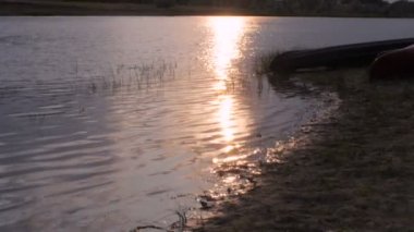 Yukarı gündoğumu Montana'da Missouri Nehri üzerinde eğimli