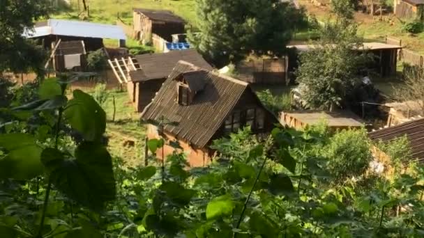 Houten hutjes in een klein verarmde Gemeenschap wijk in Mexico — Stockvideo