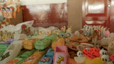 Minyatür şeker tabut, tavuk ve hayvan Ölülerin günü gözler önüne