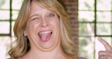 O çılgın kaçık olduğunu ifade kadın ve aklını