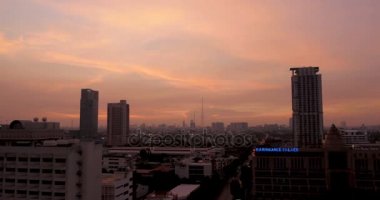 Zaman atlamalı günbatımı manzarası Ari Bangkok, Tayland yakınındaki karşı