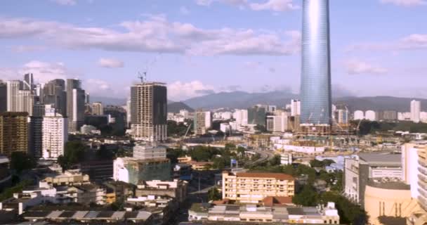 一个大城市的平底锅与交换106和双峰塔双塔 — 图库视频影像