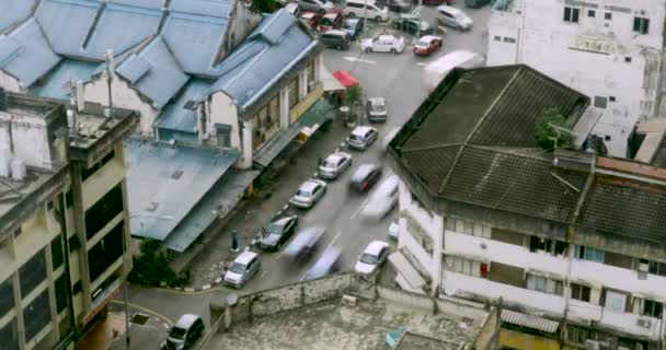 Overhead tidsfördröjning av bilar som går i trafik i Malaysia — Stockvideo