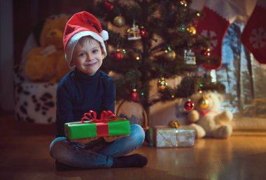  Sıcak sıcak kış akşam evde.