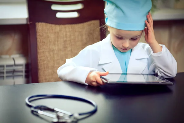 Doctor working on a digital tablet with copy space — Stock Photo, Image