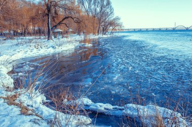 buz sarkıtları ve boş alanı kış arka plan