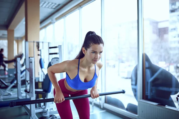 Mulher fitness, corpo treinado, modelo de fitness  . — Fotografia de Stock