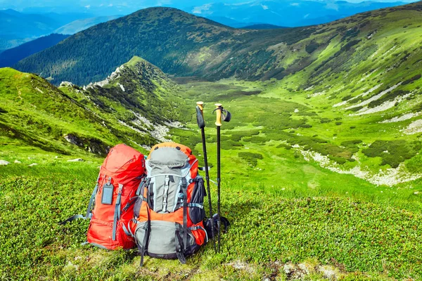 Traveling in the mountains, in the wild. — Stock Photo, Image