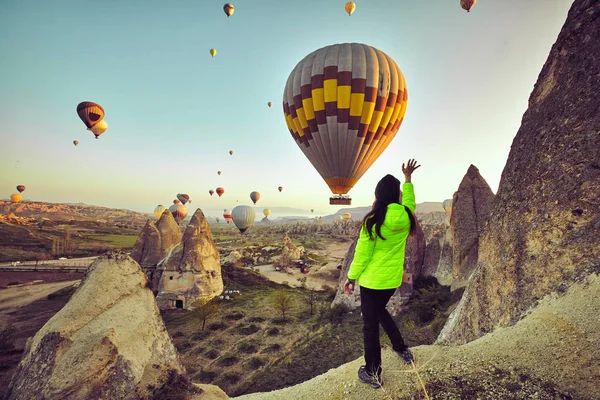 Globo de aire caliente colorido en el festival — Foto de Stock