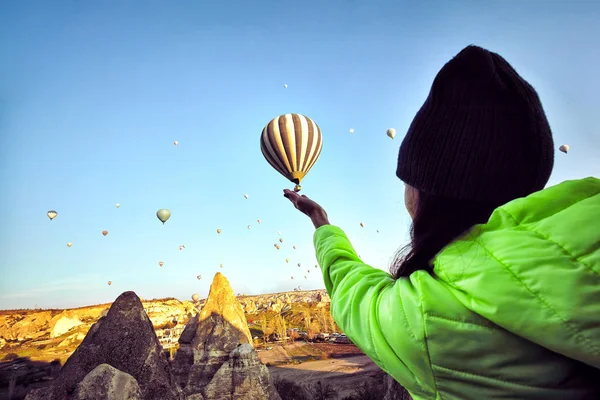 Warna balon udara panas di festival — Stok Foto