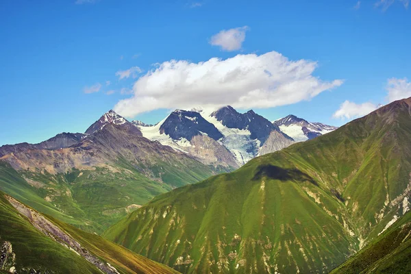 Verbazingwekkend berglandschap, wildlife reizen, naar de bergen — Stockfoto