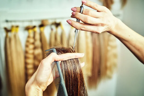 Imagen Recortada Las Puntas Corte Peluquería Pelo Rubio — Foto de Stock