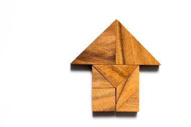 Beyaz arka plan üzerinde ev şeklinde bulmaca Çince tangram 