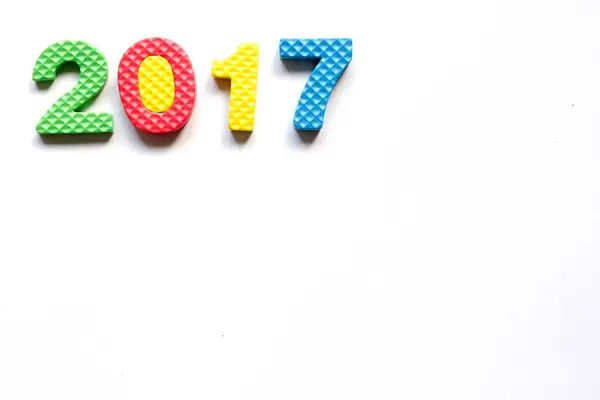 Aufschrift 2017 aus dem Spielzeugalphabet auf weißem Hintergrund (Konzept eines guten neuen Jahres)) — Stockfoto