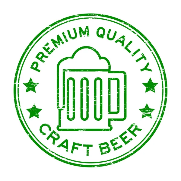 Grunge verde premium qualidade artesanal cerveja redonda selo de borracha no fundo branco — Vetor de Stock