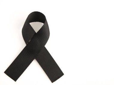 Beyaz arka planda siyah şerit farkındalık