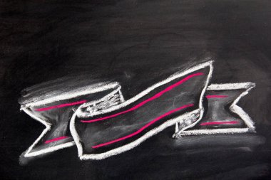 Grunge boş şerit kara tahta arka plan üzerinde kırmızı ve Beyaz tebeşir tarafından çizmek