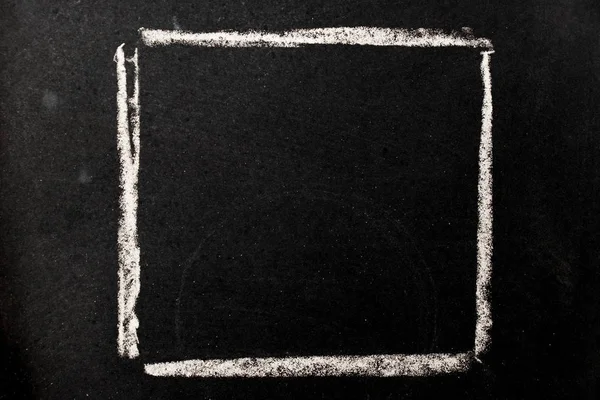 Малюнок крейди як квадратна форма як порожня марка або ущільнення на фоні дошки — стокове фото