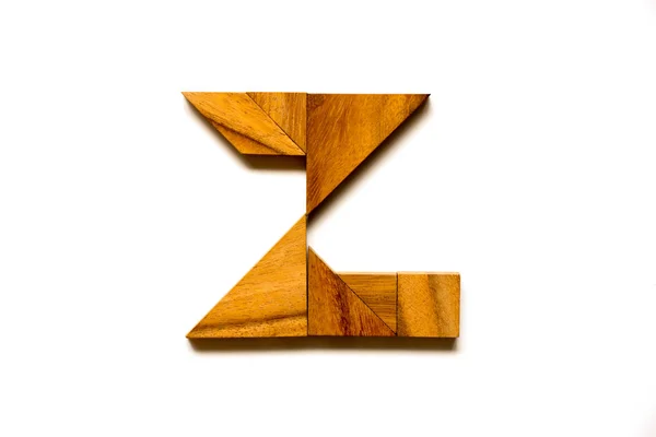 İngilizce Alfabe harf "L" şekil beyaz arka plan üzerinde bulmaca ahşap tangram — Stok fotoğraf
