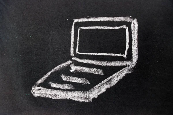 Desenho de giz branco como forma de notebook no fundo da placa preta — Fotografia de Stock