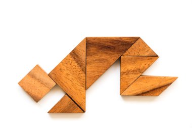 Bu hiç bir şey veya ibadet şekli beyaz zemin üzerine adam bulmaca ahşap tangram