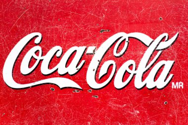 Bangkok, Tayland, 2 Aralık 2017 A eski grunge reklam billboard Coca-Cola için. Coca-Cola popüler bir gazlı alkolsüz içecek olduğunu.