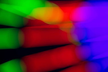 Soyut çok renkli floresan siyah arka plan üzerine