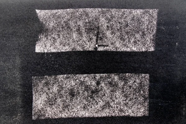 Набір гранжевого білого крейдяного художнього пензля у формі квадратної лінії на чорному — стокове фото