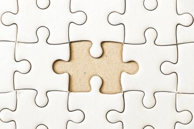 Düz jigsaw bekle eksik parça maç veya yerine getirmek için beyaz arka plan kapalı