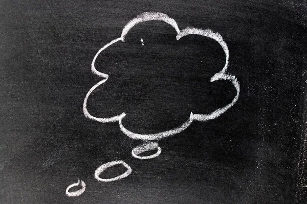 Beyaz tebeşir el ile boşluk bulut kabarcık konuşma şeklinde tahta arka plan çizimi — Stok fotoğraf
