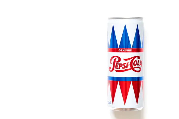 Bangkok, Thailand, March 16, 2018 : Pepsi cola aluminium can size 245 ml on white background — Stock Photo, Image